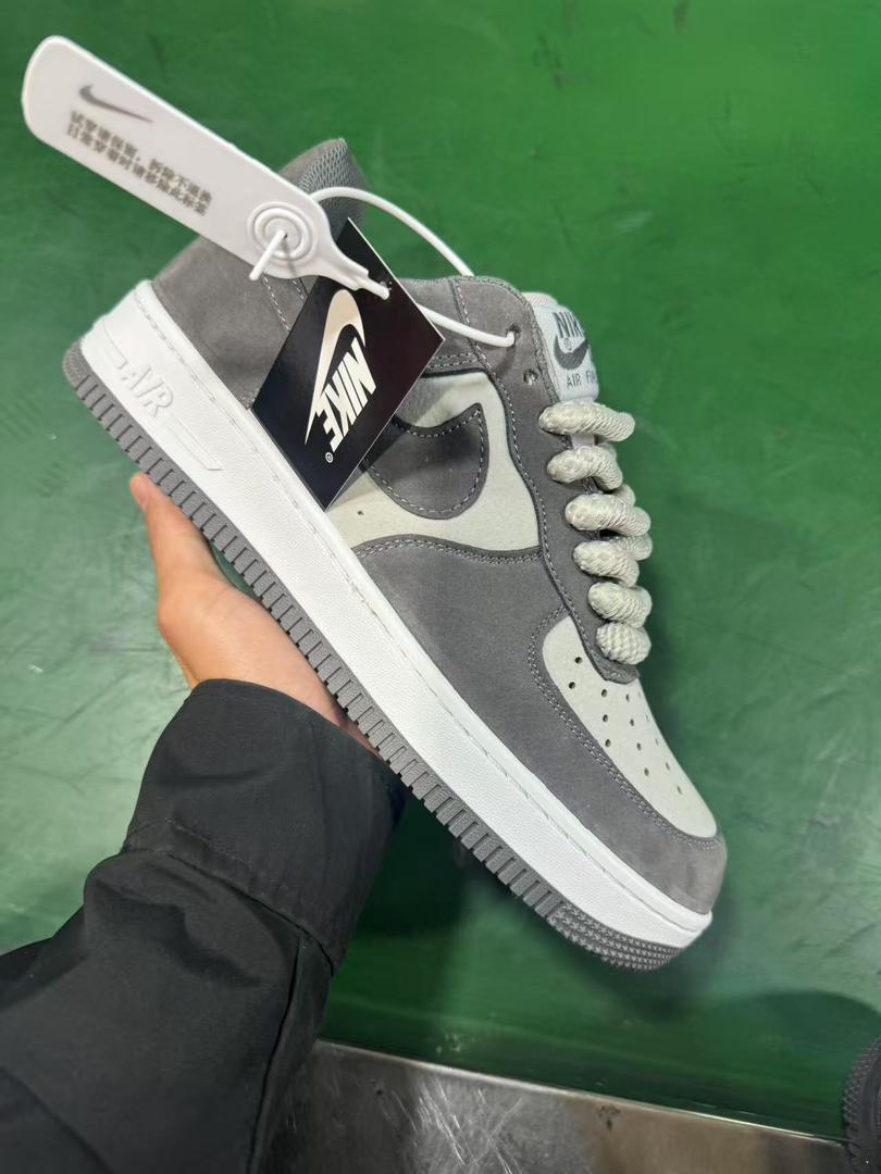 Nike Shoe - Image 10